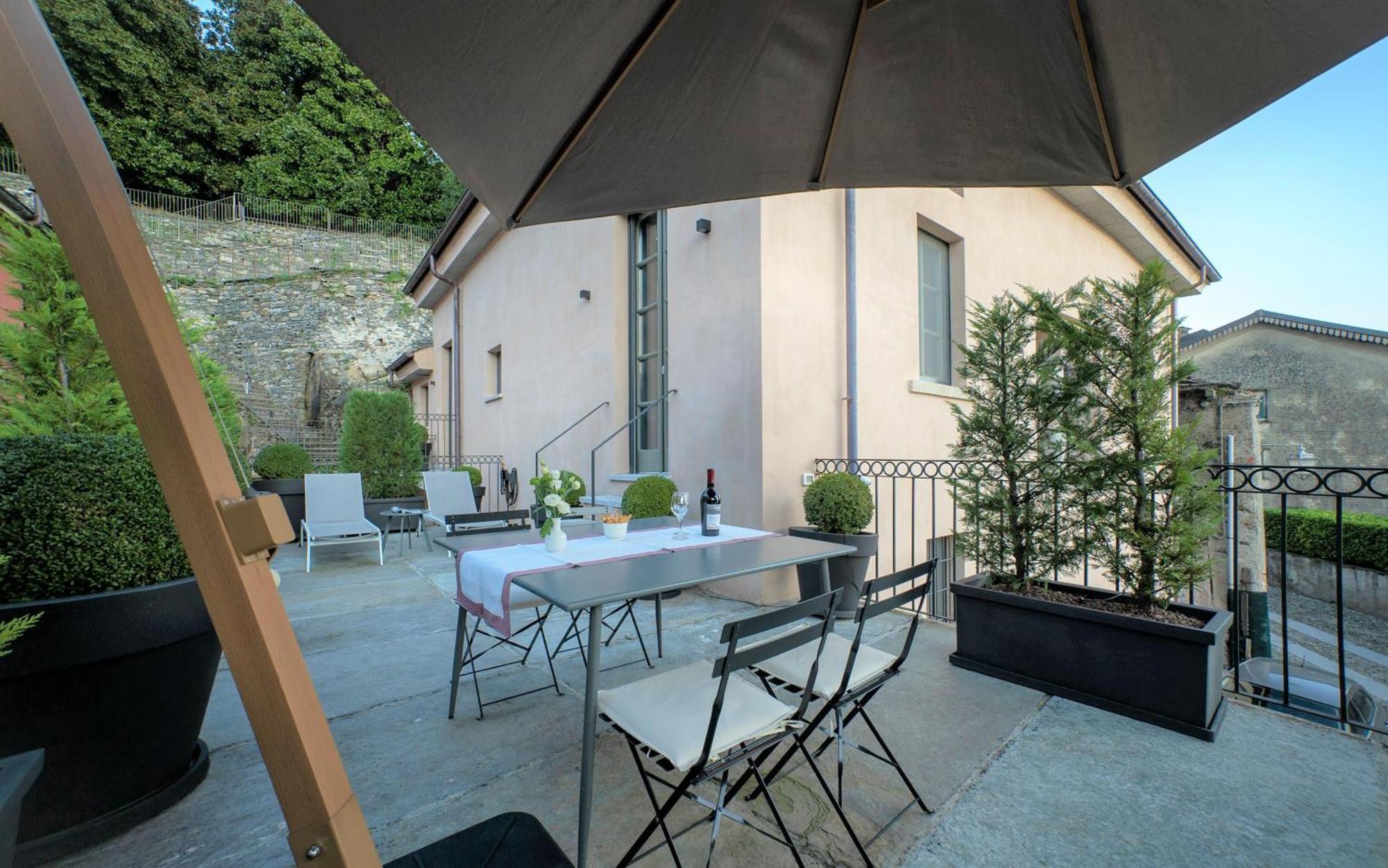 オルタ・サン・ジューリオBifora65 Flats And Garden - Lakeviewアパートメント エクステリア 写真
